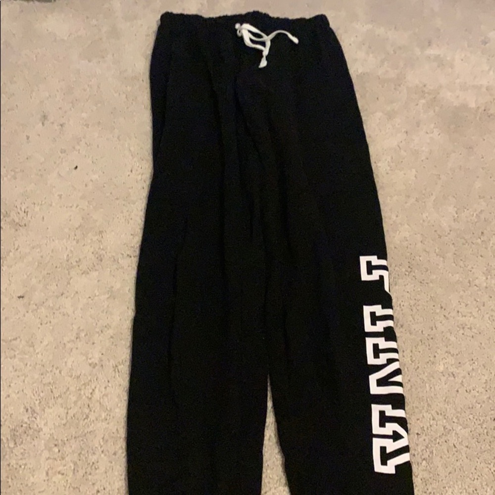 black sweatpants